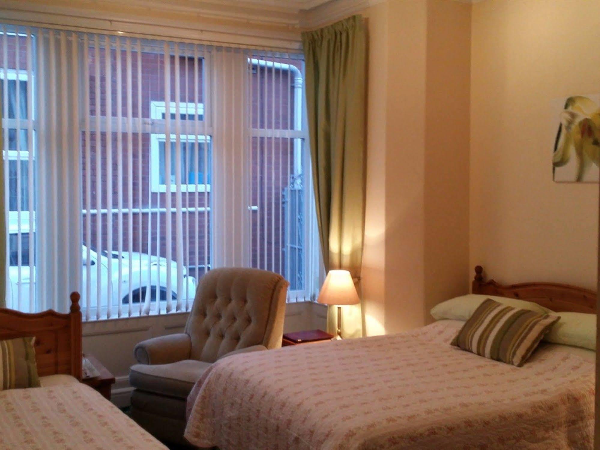 Eden House Bed and Breakfast Blackpool Exteriör bild